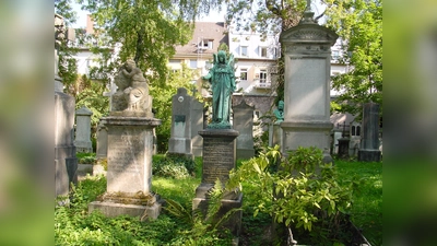 Der Alte Südliche Friedhof war einst ein Pestfriedhof. Heute ist er eine Oase der Ruhe inmitten der Stadt und ein bisschen so etwas wie ein „Geschichtsbuch” der Stadt München. (Foto: job)