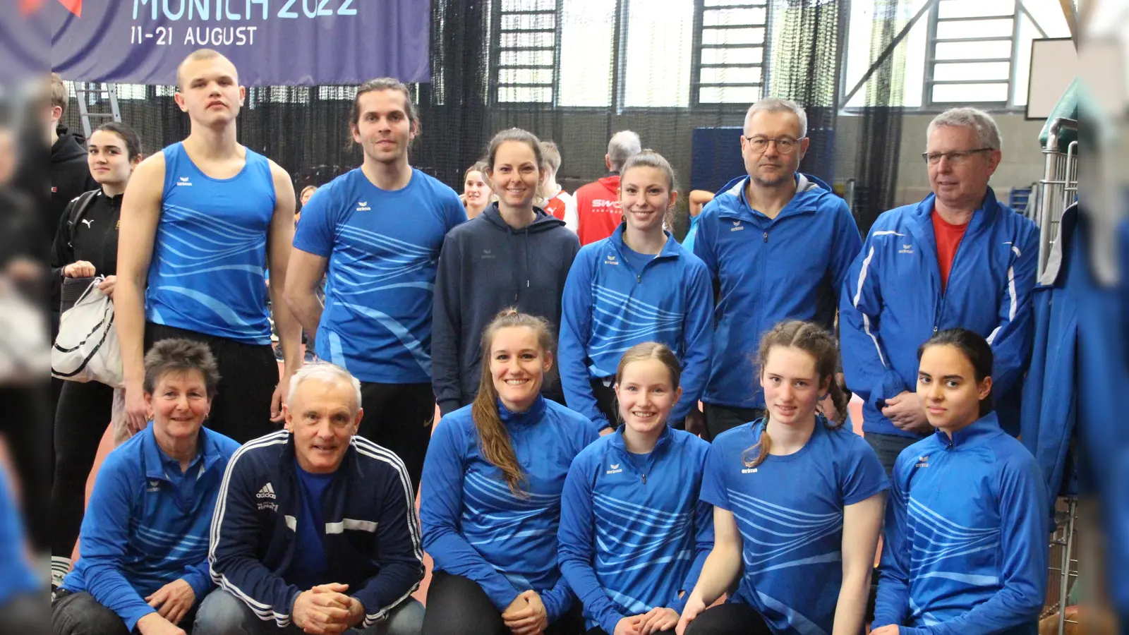 Vorne vl. Trainer Kerstin Weber und Alex Bauer, Simone Schramm, Clara Demmelhuber, Magdalena Reisinger, Sina Raczek. Hinten vl: Miroslav Diachenko, Robert Limmer, Evi Weber, Lilli Weber, Trainer Sebastian Ronczka und Christian Weber. (Foto: C. Weber)