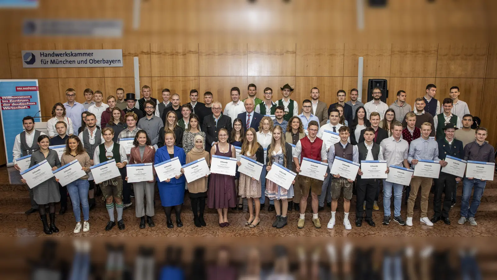 82 junge Handwerkerinnen und Handwerker wurden in diesem Jahr beim Leistungswettbewerb des Deutschen Handwerks für München und Oberbayern geehrt. (Foto: Michael Schuhmann)