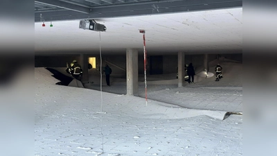 Blick in die Tiefgarage der Realschule nach dem Herabbrechen der Decke. (Foto: Stefan Löwl )