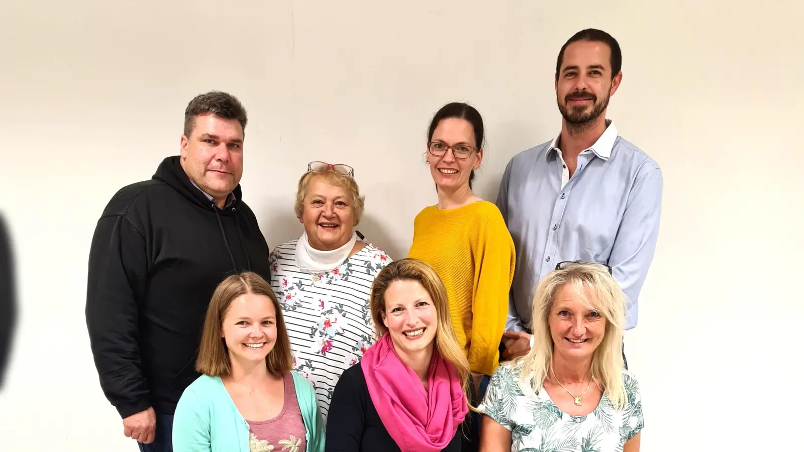 Die neue Vorstandschaft des JTSC Karlsfeld (hinten von links): Christian Hillebrand, Brigitta Dinklage, Jette Kirchhoefer, Michael Girnuweit sowie (vorne von links): Stephanie Kneißl, Martina Sedlmair und Sylvia Zachmann.<br> (Foto: JTSC Karlsfeld)