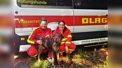 Das erfolgreiche Team der <br>DLRG-Rettungshundestaffel Starnberg v.l.: Ina Rebel <br>mit Spürnase Biloxi und Suchgruppenhelferin und Rettungsassistentin <br>Kathrin Jochum. (Foto: DLRG Pöcking-Starnberg e.V.)