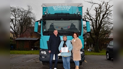 v. l.: Gerhard Elfinger, Julia Schmidbauer, Michaela Elfinger. (Foto: Elfinger)