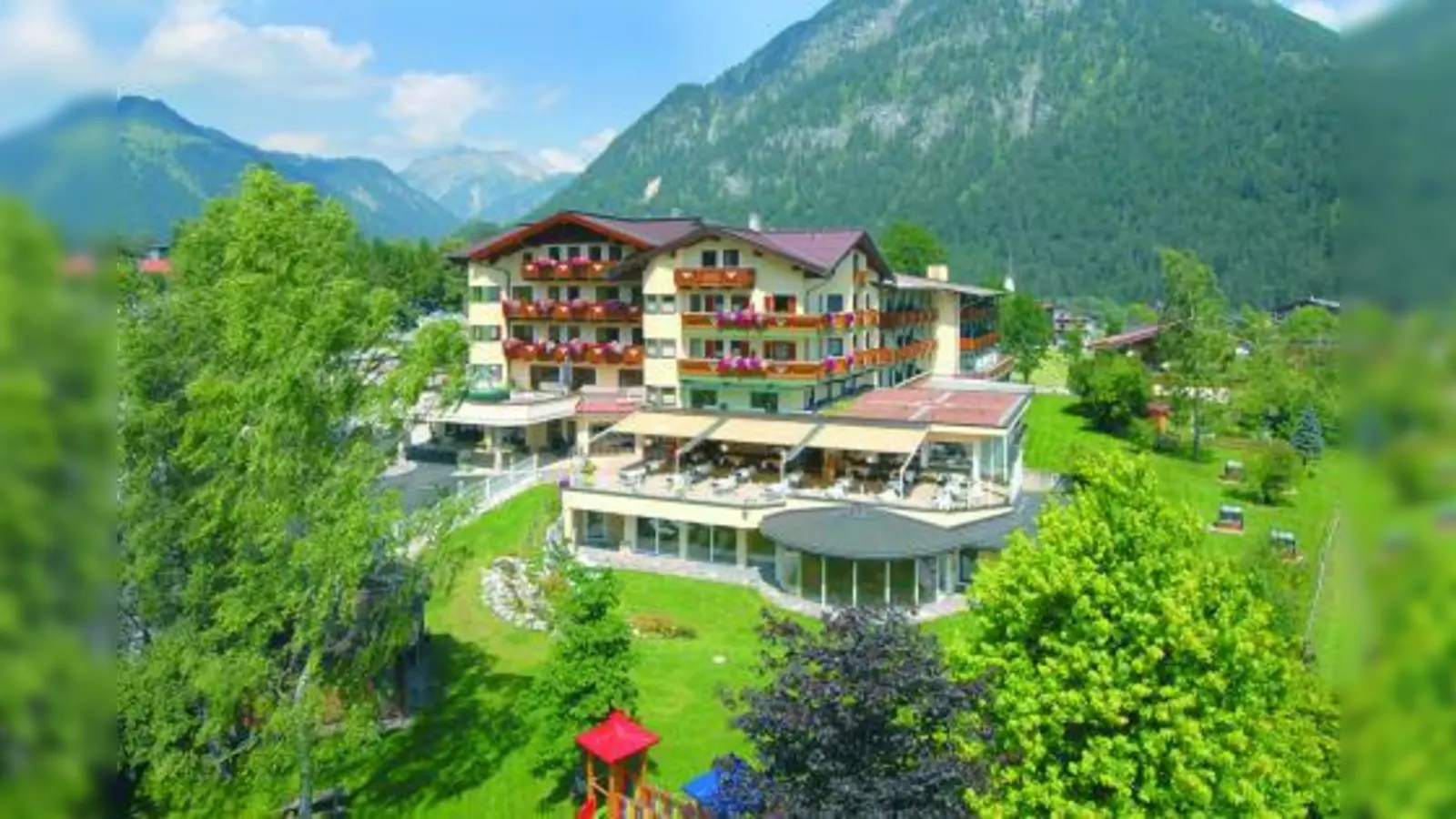 Das 4-Sterne Hotel Pfandler in Pertisau am Achensee. (Foto: pi)