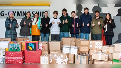 In diesem Jahr konnten das Abholerteam 70 Pakete des Carl-Spitzweg-Gymnasiums auf den Weg bringen. (Foto: CSG)