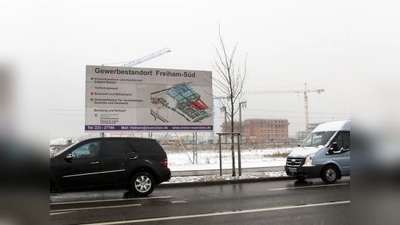 Freiham-Süd wächst, der Verkehr nimmt zu, aber der S-Bahnhof exisitert noch nicht, weshalb der BA 22 bereits ab sofort eine direkte Busverbindung von Pasing nach Freiham fordert. (Foto: Eva Schraft)