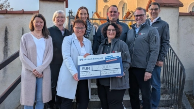 Von links: Martina Birnkammer (Pfarrgemeinderat), Elisabeth Buchmann (Landfrauen), Andrea Ehrlich (Pfarrgemeinderat), Kathrin Schätzl (Pfarrgemeinderat), Iris Menzinger (BRK), Jonas Menzinger (BRK), Jürgen Loher (BRK) und Andreas Lindner (BRK). (Foto: Danuta Pfanzelt)