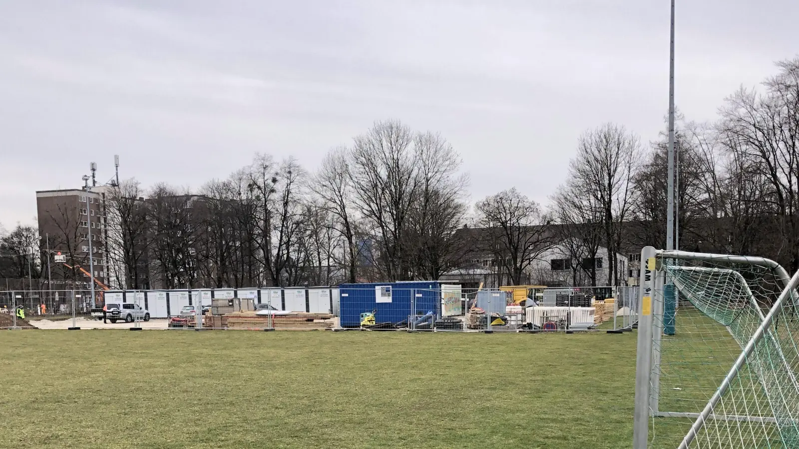 Ein Teil der städtischen Freisportanlage an der Gotthardstraße, die der Sportverein Laim nutzt, dient derzeit als Baustelleneinrichtung für die Bauarbeiten an der U5-Verlängerung. (Archivbild: SV Laim/ Fischer)