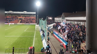 Der Ball darf im Sportpark Unterhaching wieder rollen. Das nächste Heimspiel in der 3. Liga steigt am 11. März gegen den SC Verl. (Archivbild: bas)