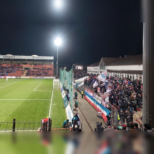 Der Ball darf im Sportpark Unterhaching wieder rollen. Das nächste Heimspiel in der 3. Liga steigt am 11. März gegen den SC Verl. (Archivbild: bas)