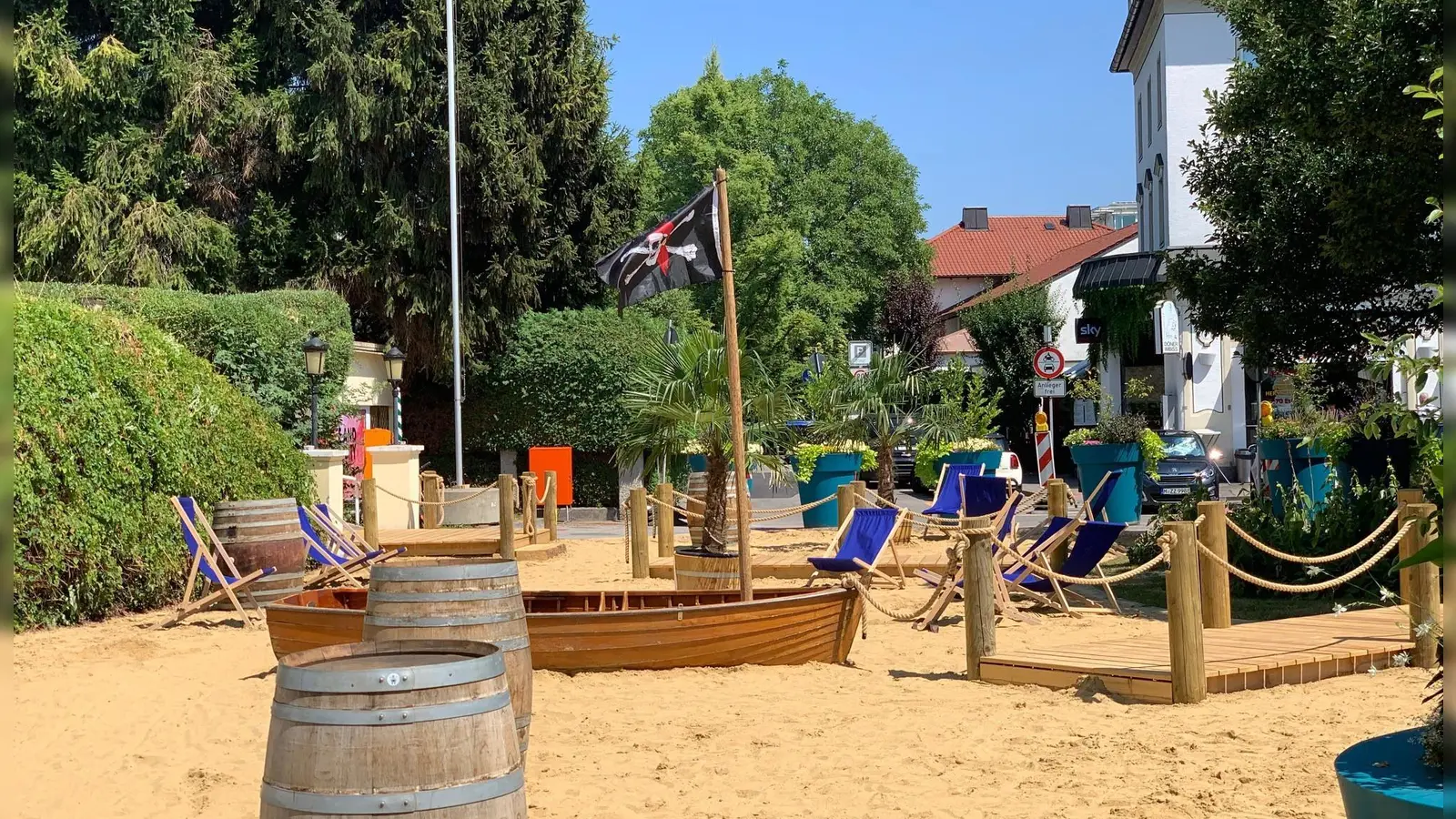 Der Stadtstrand am Rondell lädt zum Verweilen ein. (Foto: Stadt Starnberg)