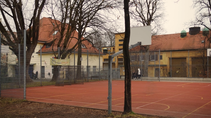 Eine Lichtanlage für den Bolzplatz an der IG Feuerwache ist zu teuer, um aus dem Stadtbezirksbudget finanziert zu werden. (Foto: kö)