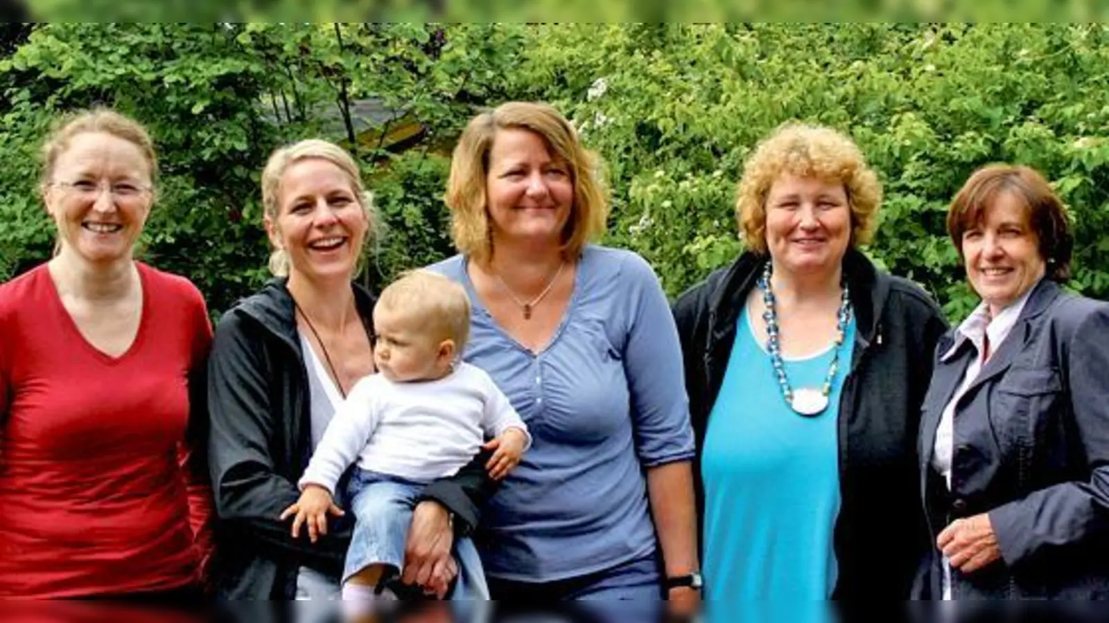 Der Vorstand des KiJuFa: Claudia Siedle-Ruane, Cathrin Stiehler, Michaela Zehentner, Christine Gerneth u. Jutta Gräf (v. l.).	 (Foto: KiJuFa)