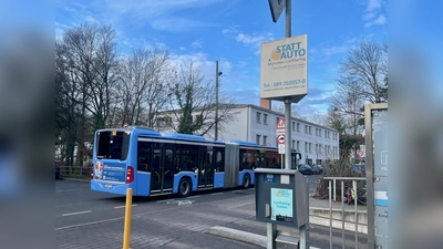 Ein stationsgebundenes Carsharing-Angebot wie in Pasing könnte auch in Allach Zuspruch finden. Die Pasinger Station befindet sich in der Nähe des Bahnhofs und ist augenscheinlich gut frequentiert. (Foto: bb)