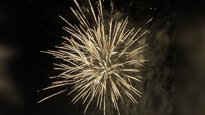 In der Silvesternacht blieb es nicht überall friedlich. An der Wittelsbacherbrücke kam es zu einem Großeinsatz der Polizei. (Symbolbild: hw)