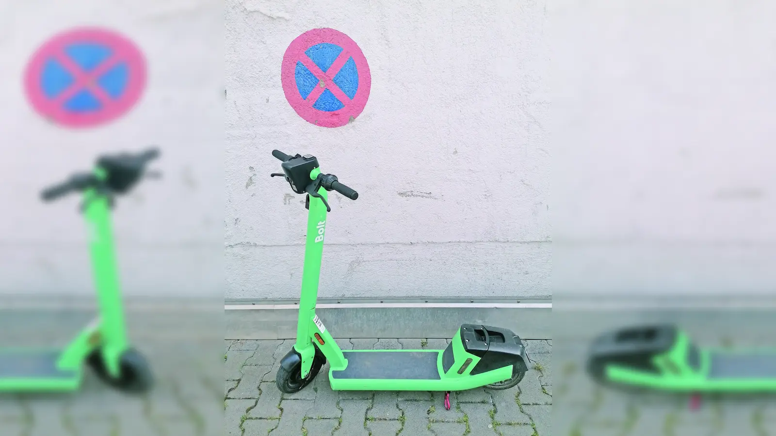 Dass der Roller an dieser Stelle andere stört, sollte eigentlich jedem Scooternutzer klar sein. (Foto: job)