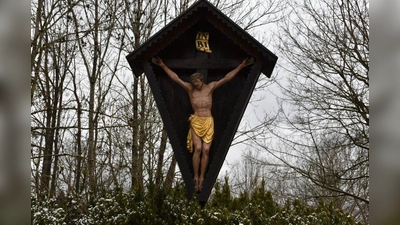 In Hanfeld gibt es ein besonders eindrucksvolles Kruzifix. Wo steht es? (Foto: Hauck)