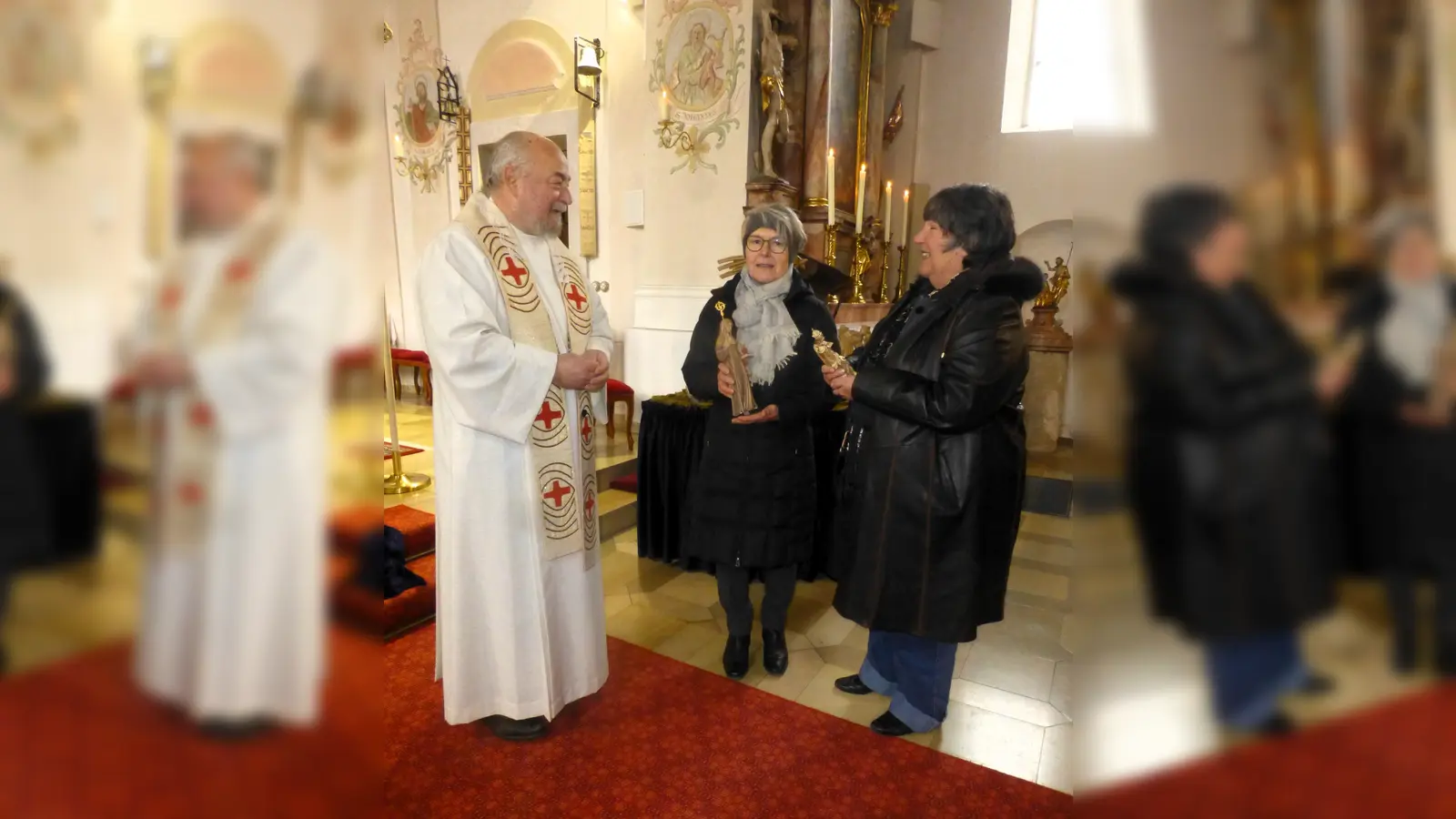 Als kleines Dankeschön überreichte Pfarrer Norbert Joschko zum Abschied kleine Heiligenfiguren an Irmengard Bründl und Renate Bumberger. (Foto: Georg Rittler)