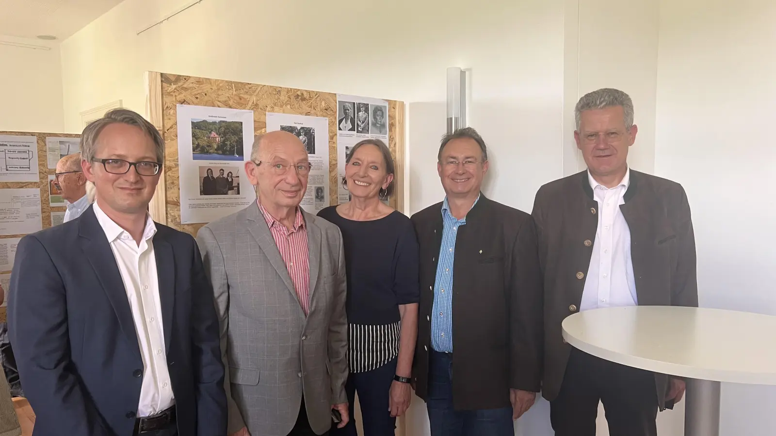 Sie arbeiten die NS-Vergangenheit Bergs auf: Ingo Kleiter (von rechts), Heinz Rothenfußer, Gabi Graswald, Harald Schwab und Rupert Steigenberger. (Foto: Susanne Hauck)