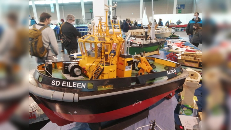 Vorbildgetreues Modell des Schleppers SD EILEEN im Maßstab 1:25. Das knapp 90 cm lange und 16 Kg schwere Schiff schafft mit der guten Motorisierung locker ein echtes Ruderboot über den See zu schleppen. (Foto: Verein)