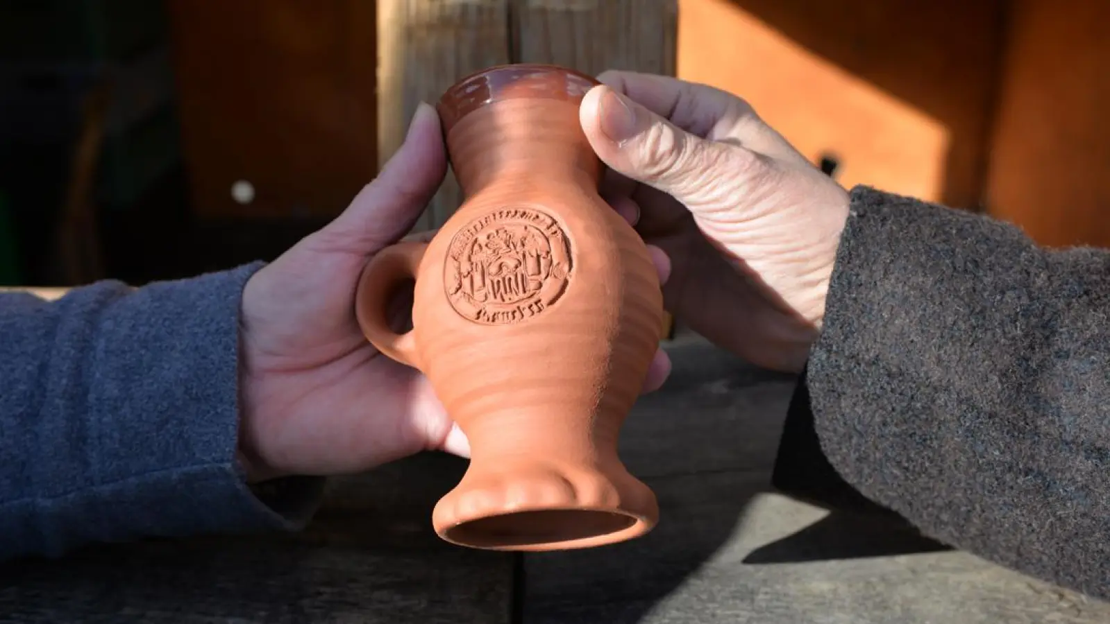 Der neu gestaltete Trichterhalsbecher nach mittelalterlichem Vorbild kommt dieses Jahr auf dem Mittelaltermarkt zum Einsatz. (Foto: Archäologische Staatssammlung)