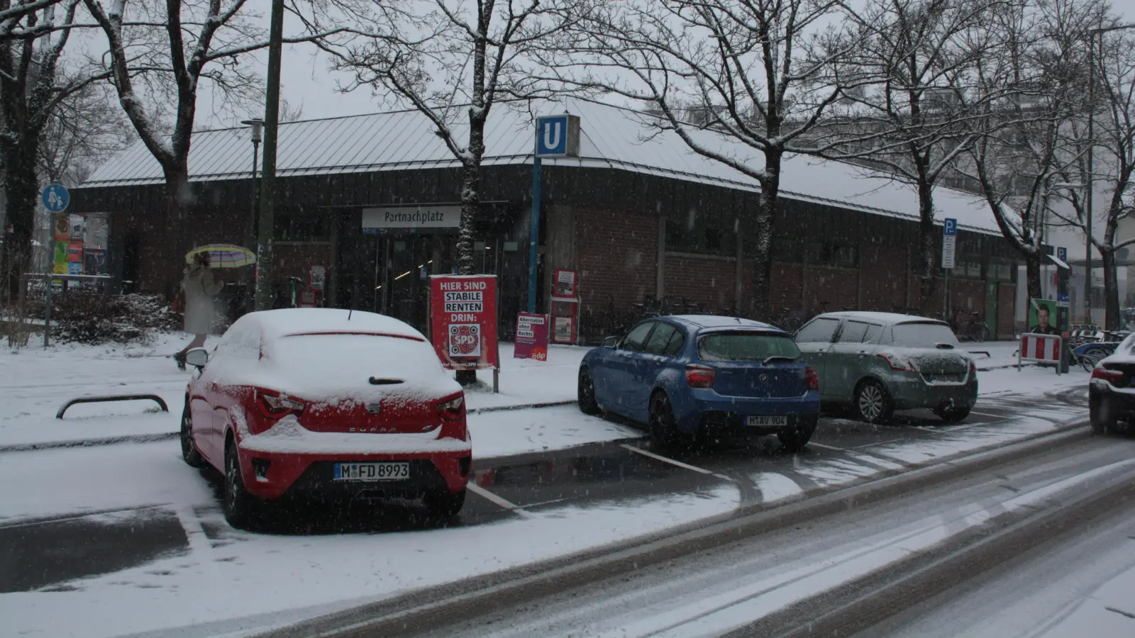 Die 18 Schrägparkplätze werden aufgegeben; hier können dann Fahrräder abgestellt werden. (Foto: job)