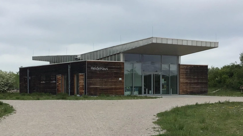 Im und rund um das HeideHaus an der Südlichen Fröttmaninger Heide findet ein abwechslungsreicher Familiennachmittag statt.  (Foto: Daniel Mielcarek)