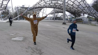 Die Temperaturen lagen um den Gefrierpunkt, aber es liefen einem beim Winterlauf-Finale auch schon Kängurus über den Weg.  (Foto: Hans Büchler)