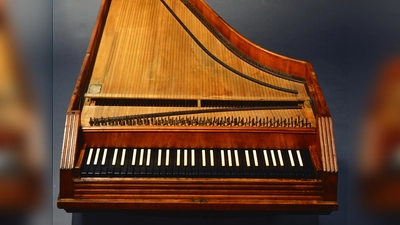 Auf einem originalen Hammerflügel von Jean Louis Dulcken begleitet sich die Sopranistin beim Konzert. Das Instrument auf dem Foto stammt aus dem Jahr 1792 und wurde in München gebaut.  (Foto: © Bayerisches Nationalmuseum )