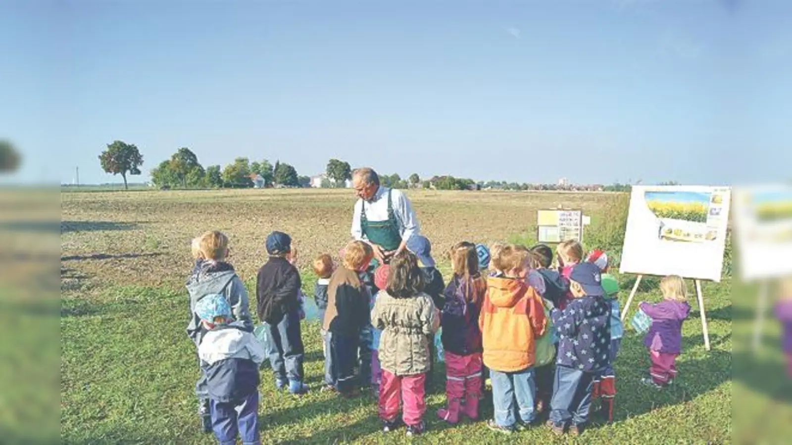 Den Kinder wurde direkt vor Ort gezeigt, wie die Kartoffeln entstehen. 	 (Foto: VA)