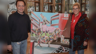 Ausstellung im Rathaus: Kulturreferent der Gemeinde Herrsching Hans-Hermann Weinen und Caroline Weiss (Foto: Gemeinde Herrsching)