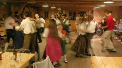 Die evangelisch-lutherische Kirchengemeinde Sophie Scholl lädt dazu ein, in der Rogatekirche das Tanzbein zu schwingen. (Foto: Kirchengemeinde Sophie Scholl)