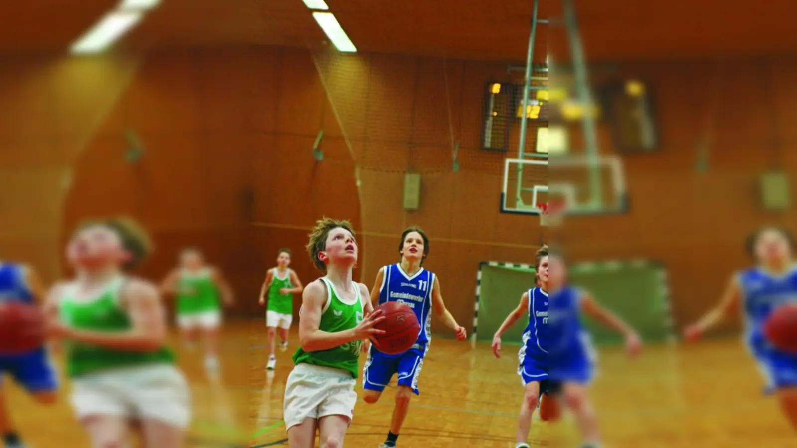 Rafael Salz von den U12-Junioren des DJK Sportbund München im Spiel gegen den ESV Staffelsee. (Foto: Handwerker)