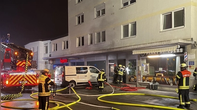 Die Freiwillige Feuerwehr in Haar hatte bei einem Brand in einer Wäscherei alle Hände voll zu tun. (Foto: FFH)