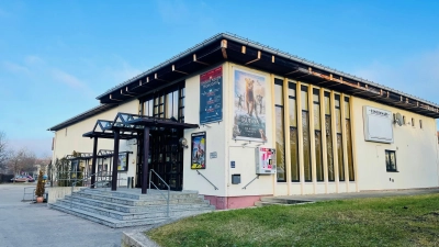 An die Zeit, in der die Amerikaner in der Mc-Graw-Kaserne gewohnt haben, erinnert noch das Cincinnati-Kino, das bis heute in Betrieb ist. (Foto: hw)