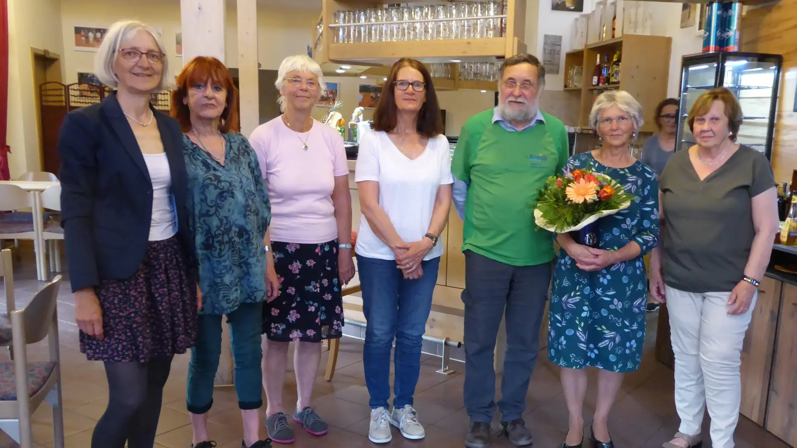 Der neue Vorstand des Kneipp-Vereins Weilheim-Pfaffenwinkel (von links): Gabriele Hoss-Reinhard, Rosemarie Schwaiger, Renate Schweiger, Sylvia Koppold, Prof. Dr. Hans Joachim Reinhard, Elisabeth Soyer und Irmgard Reinhardt. (Foto: Kneipp-Verein)