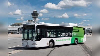 Bei dem Pilotprojekt am Flughafen München ist ein ursprünglich mit Diesel betriebener Passagierbus auf einen klimaschonenden Antrieb mit flüssigem Methan umgestellt worden. (Foto: Stephan Goerlich/FMG)