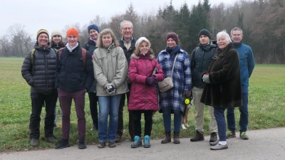 Bei einem Ortstermin mit dem Grünzug-Netzwerk Würmtal, Bund Naturschutz und Mitgliedes des Bezirksausschusses Hadern machte sich MdL Florian Siekmann ein Bild von der Lage. (Foto: Grüne)