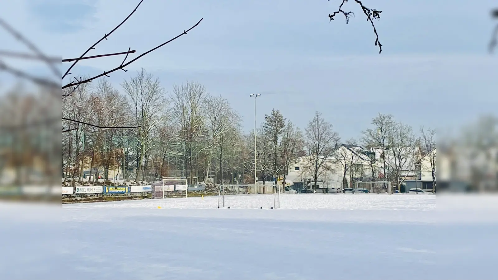 Wo jetzt noch Sportfelder des SV Untermenzing sind, könnte die neue Realschule entstehen. (Foto: bb)