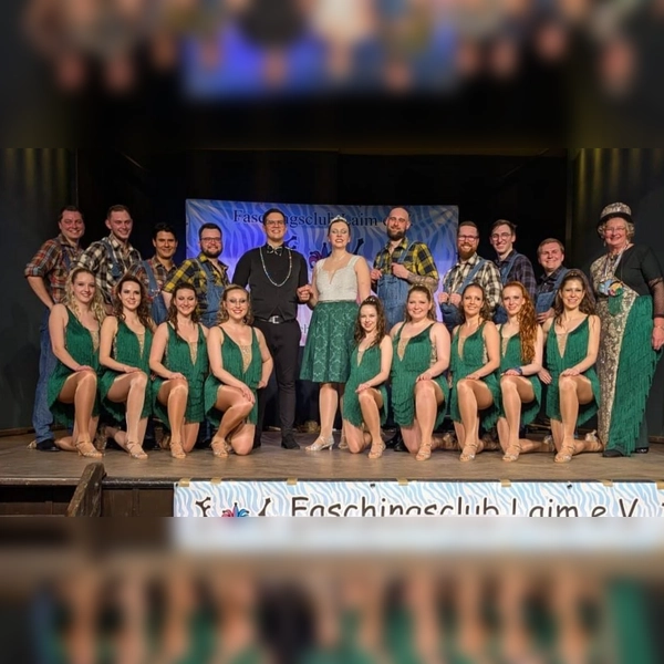 Mit den frisch gekürten Regenten Anja I. und Benni I. (mittig im Bild) feiert der Laimer Faschingsclub die närrische Zeit. (Foto: Faschingsclub Laim)