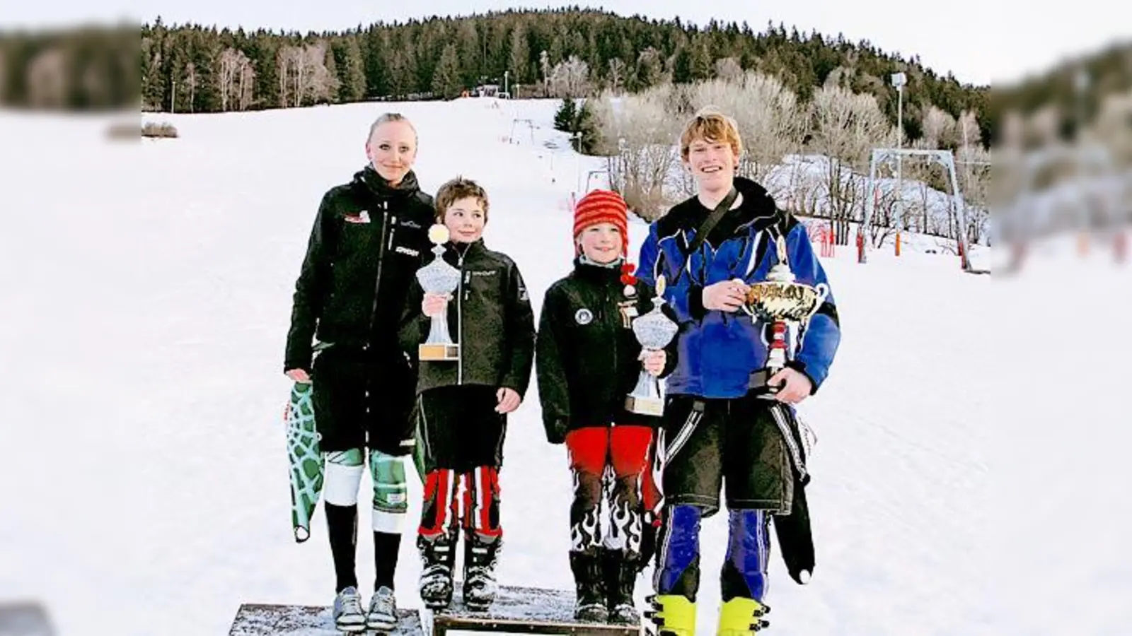 Die Wanderpokalsieger Sina Schöck, Henry J.  Wibbe, Susanne Rottmann und Felix Färber. (v. l.) 	 (Foto: Privat)