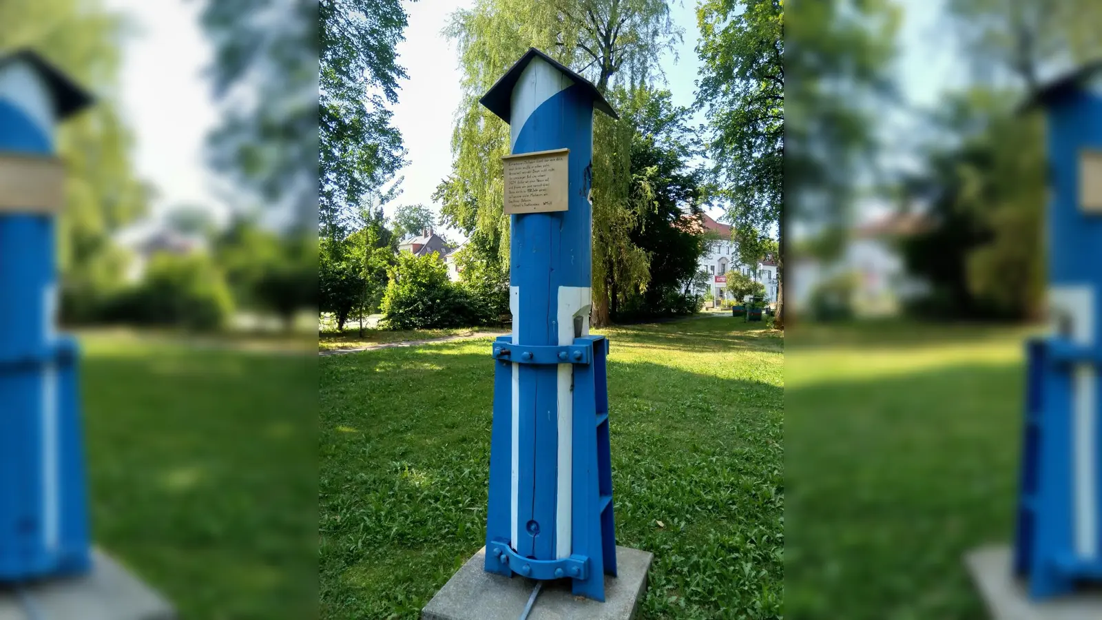 Der Maibaum gekürzt mit Tafel und kleinem Dach. (Foto: Heimat- und Trachtenverein Weilheim e.V.)