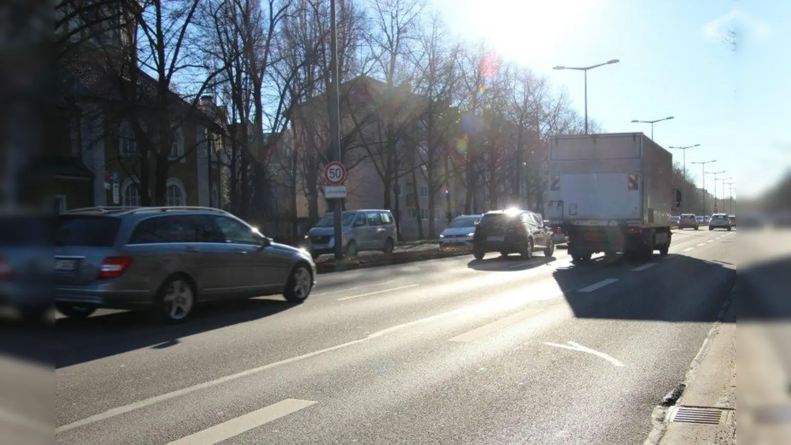 Aufgrund der Corona-Pandemie: Die Bürgerinitiative „Pro Landshuter Allee Tunnel“ befürchtet, dass bei den weiteren Planungen für die Landshuter Allee weiter der Rotstift angesetzt wird. (Foto: sb)