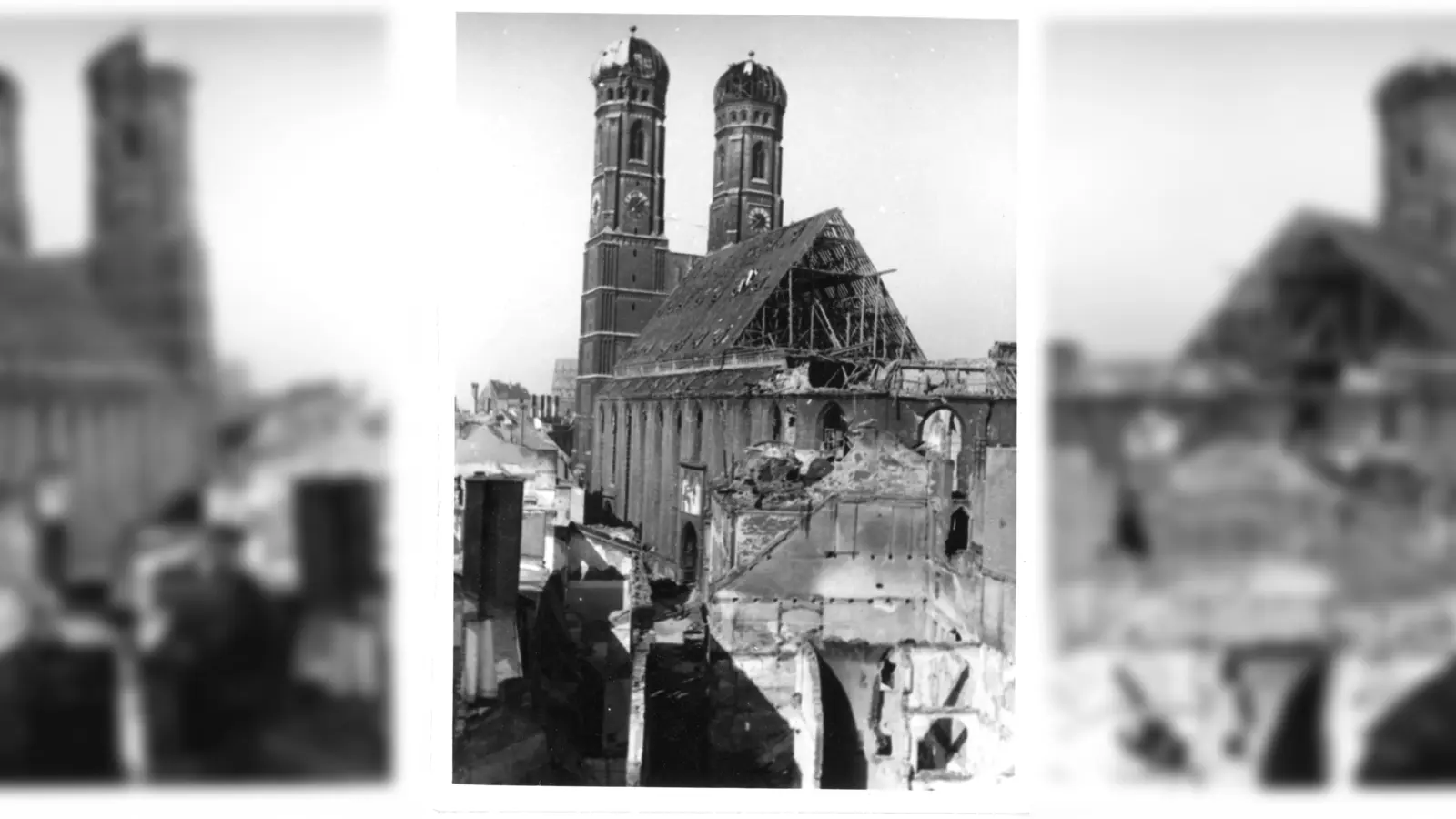 Am Ende des Zweiten Weltkrieges war die Frauenkirche nur noch eine Ruine. Mehrere Luftangriffe hatten sie, ebenso wie die umliegenden Gebäude, schwer beschädigt.  (Foto: © Archiv und Bibliothek des Erzbistums München und Freising)