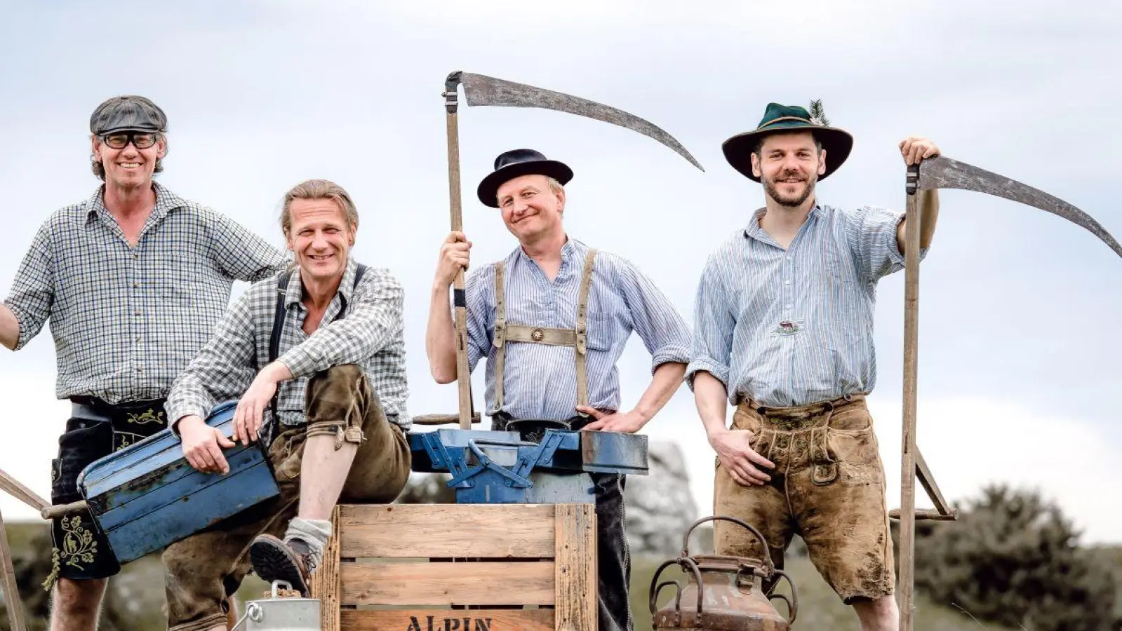 Kommen mit rauschenden Sensen in die Stadthalle Germering: die „Alpin Drums”. (Foto: Gregor Wiebe)