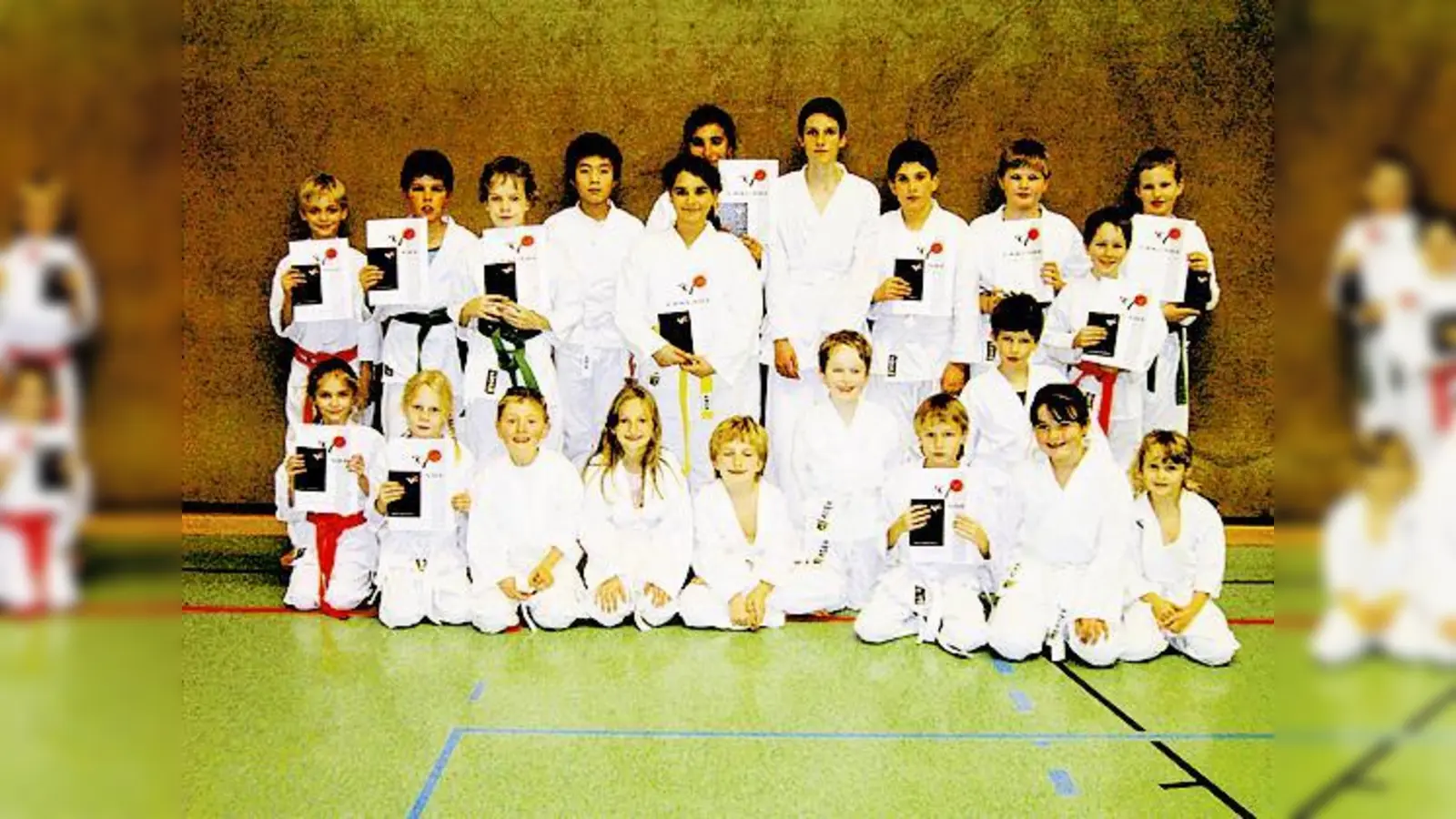 Die Kinder der Abteilung Shotokan-Karate sind mit Recht stolz auf ihren Erfolg.	 (Foto: Privat)