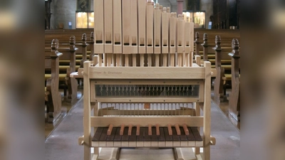 Kinderspiel? Das können die Mädchen und Buben selbst entscheiden, wenn sie die Orgel zusammengebaut haben. (Foto: www.orgelbausatz.de)