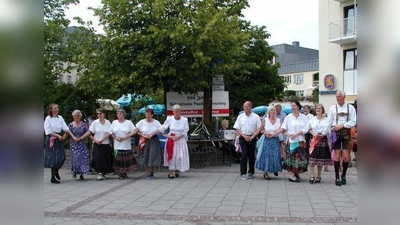 Zum Zuschauen und Mitmachen gibt es verschiedene Tanzangebote durch die Interessen-Vereinigung Westkreuz vor und im Bürgersaal am Westkreuz an der Friedrichshafener Straße. (Foto: pi)