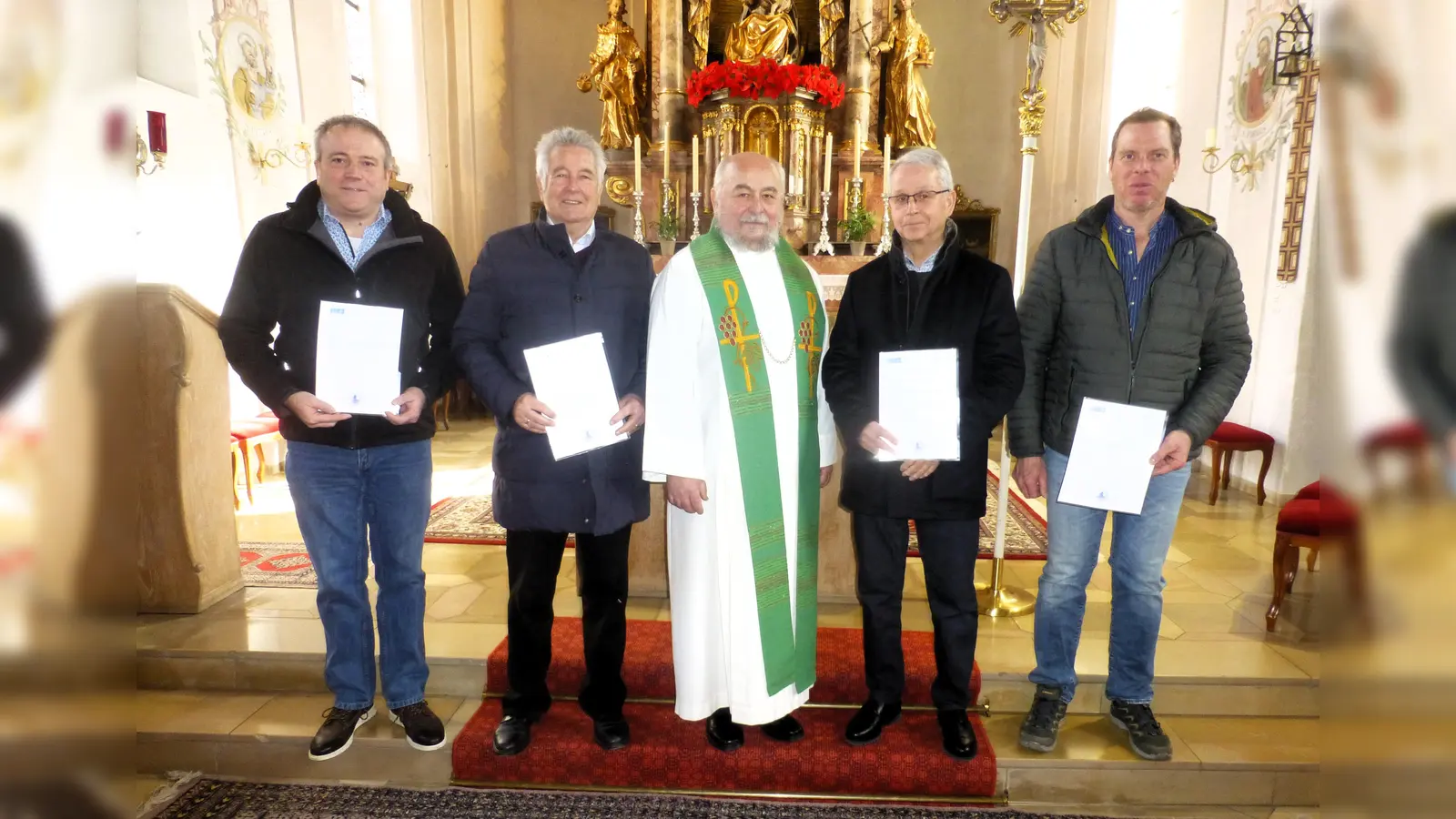 Die neue - alte Kirchenverwaltung der Pfarrei Gelting: (v.l.) Christian Burghart, Georg Rittler, Pfarrer Norbert Joschko, Franz Mörtl und Gerhard Straßer.  (Foto: Rittler)