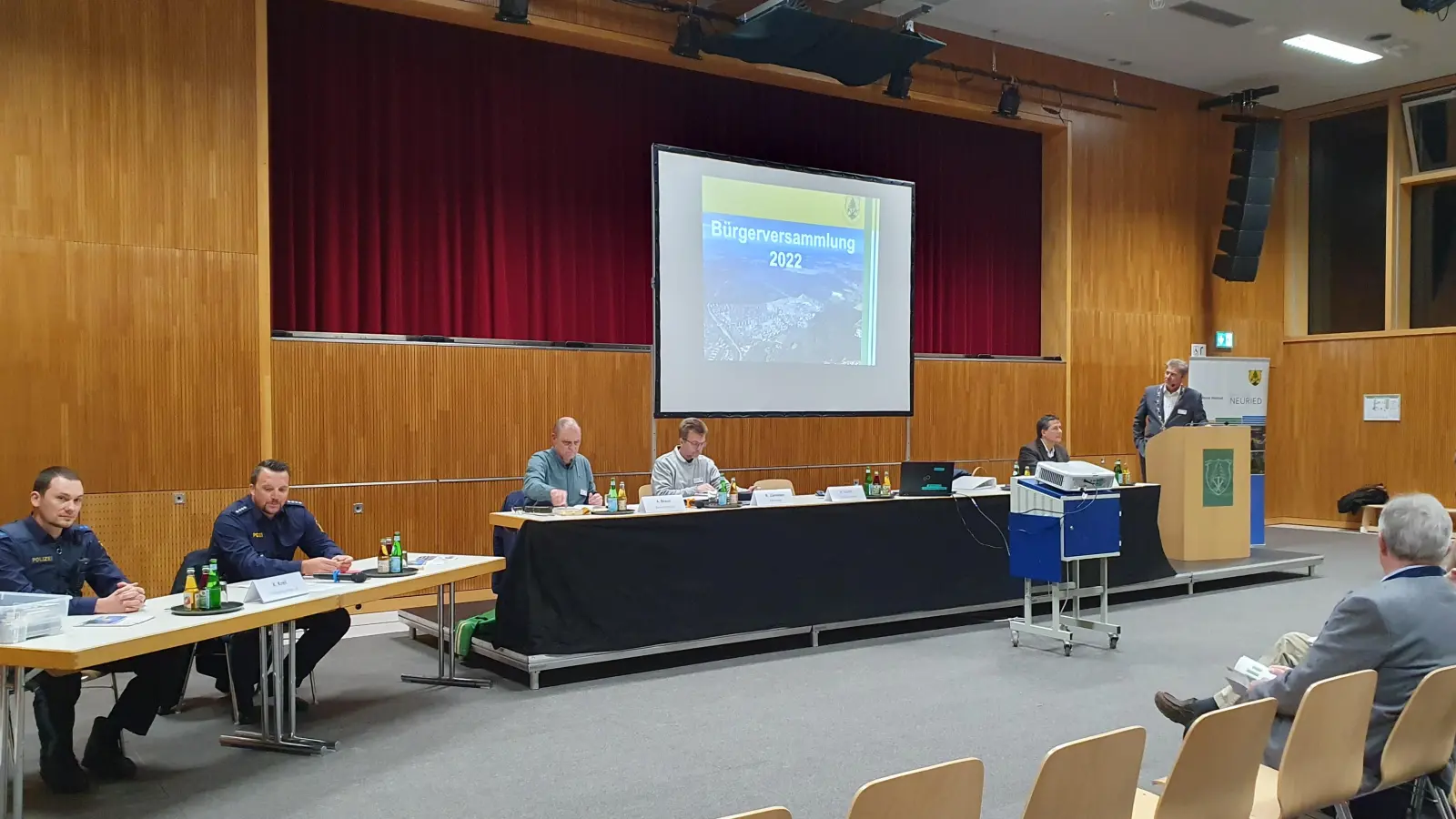 Nach zwei Jahren coronabedingter Pause wurde wieder eine Bürgerversammlung in Neuried durchgeführt. (Foto: Gemeinde Neuried)